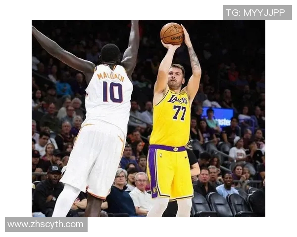 湖人惜败雄鹿！詹姆斯尽力，众配角发挥，东契奇+艾顿攻守全垮！