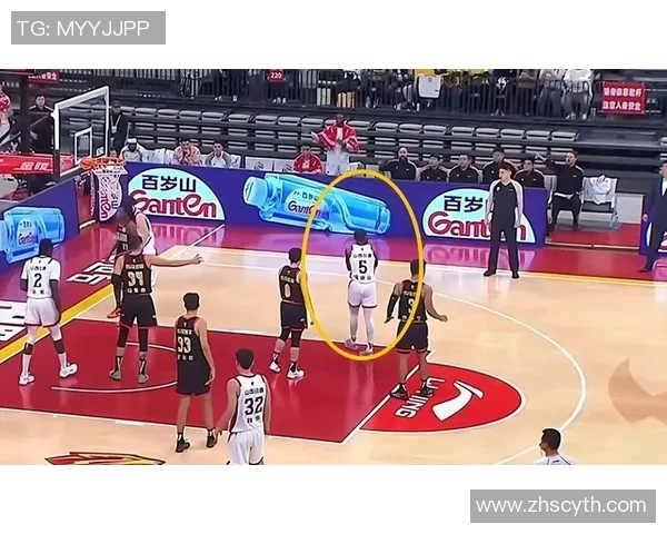 火爆冲突！太阳与篮网激烈争夺失球险成全武行，裁判连吹5次技术犯规